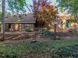 156 Shadywood Rd, Rochester Hills, MI 48307