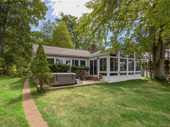 6331 Lakeshore Rd S, Canastota, NY 13032