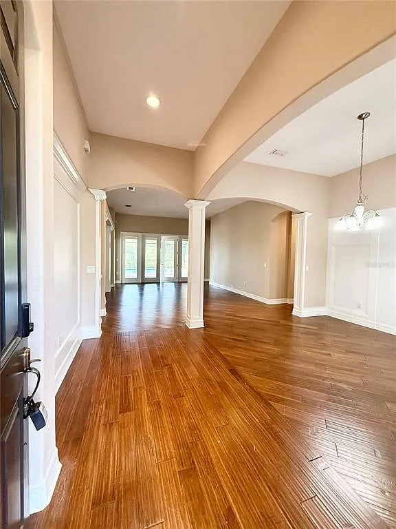 4 bed, 4.0 bath, 3718 sqft, $4,200 — Photo 2