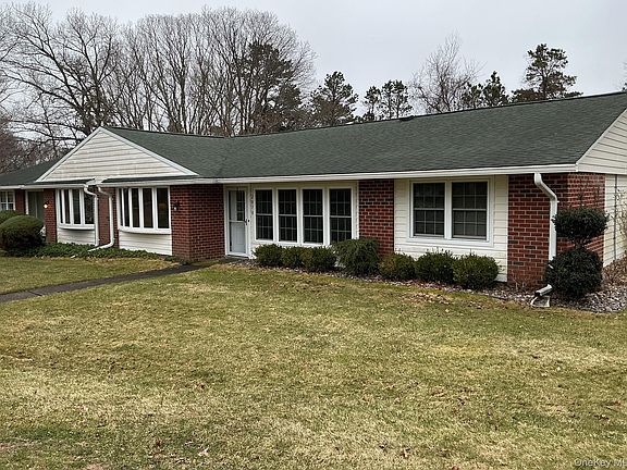 5th image of 207 Woodbridge Drive #B