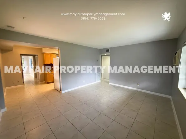 1204 Chateau Park Dr, Fort Lauderdale, FL 33311