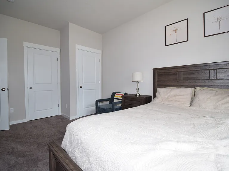 Bedroom 1 - Main floor w/full bathroom