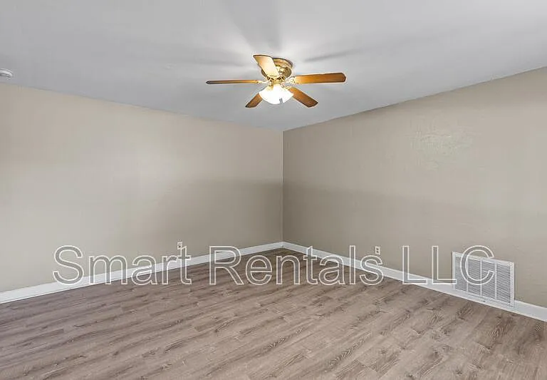 1395 Bluebird Dr — Photo 10