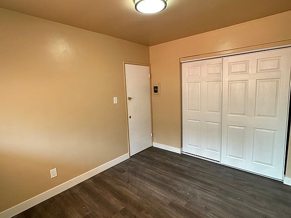 5th image of 2222 Zoe Ave #F