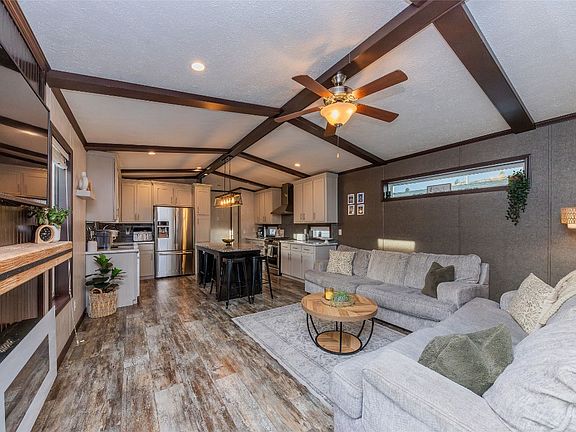 3rd image of 5005 River Rd #103