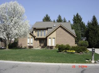 29548 Fox Club Dr, Farmington Hills, MI 48331