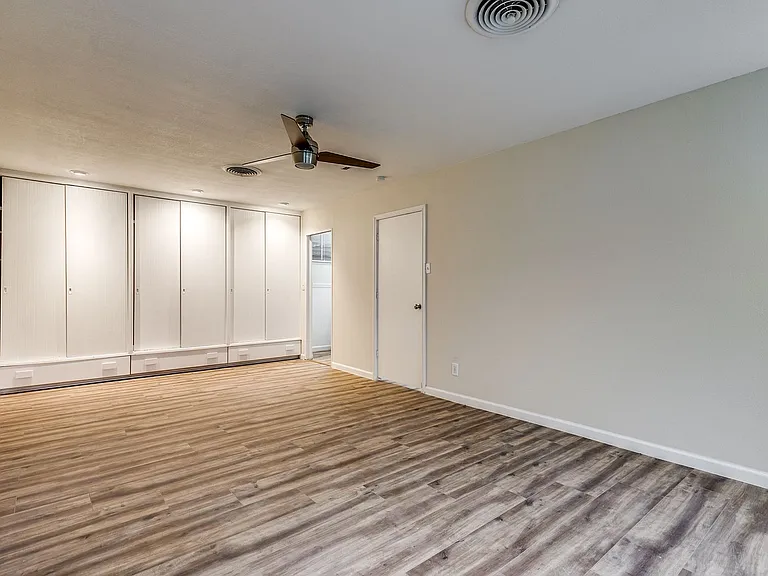 511 E Hathaway Dr — Photo 15