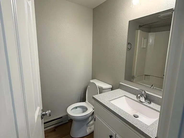 2834 Independence St — Photo 6
