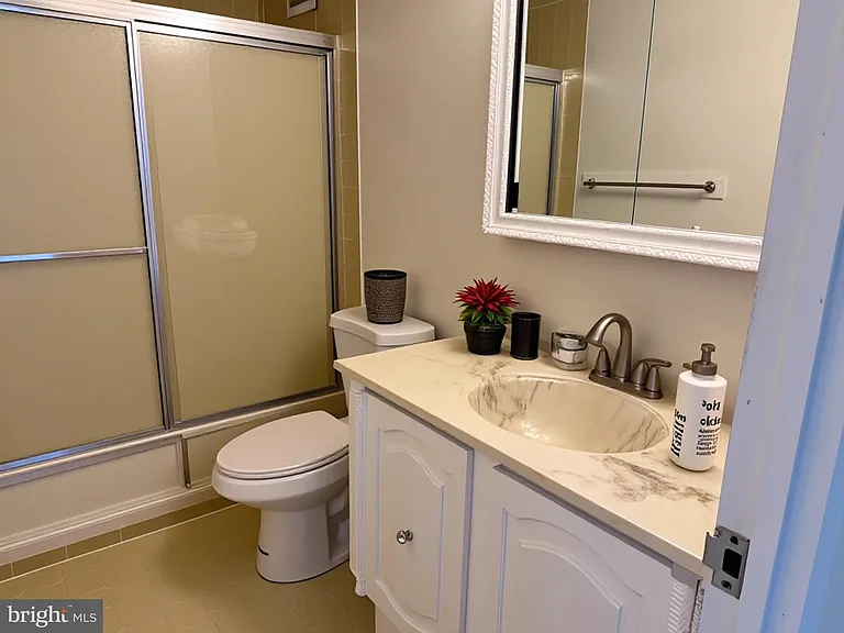 5225 Pooks Hill Rd #1211S — Photo 5