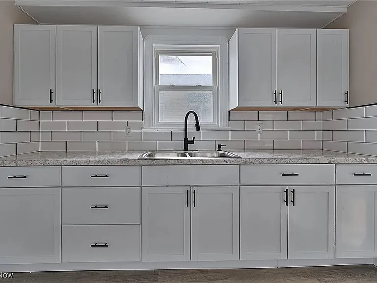 49 Shields Rd — Photo 2