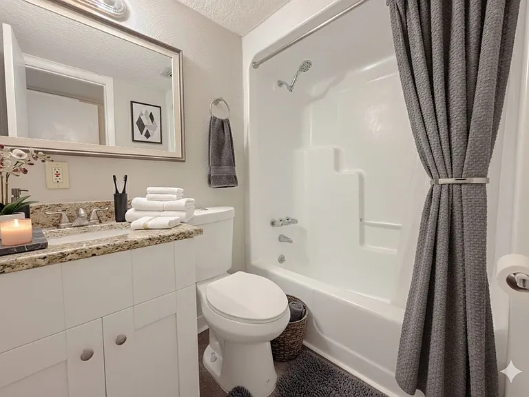 Carriage House Apts — Photo 18
