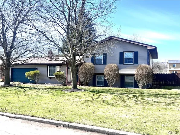 13 Hickory Park Rd, Cortland, NY 13045