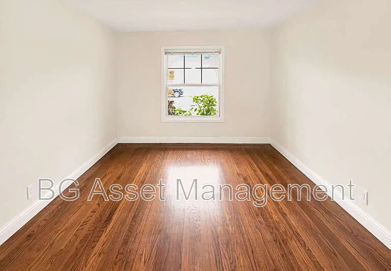 2301 8th St — Photo 10