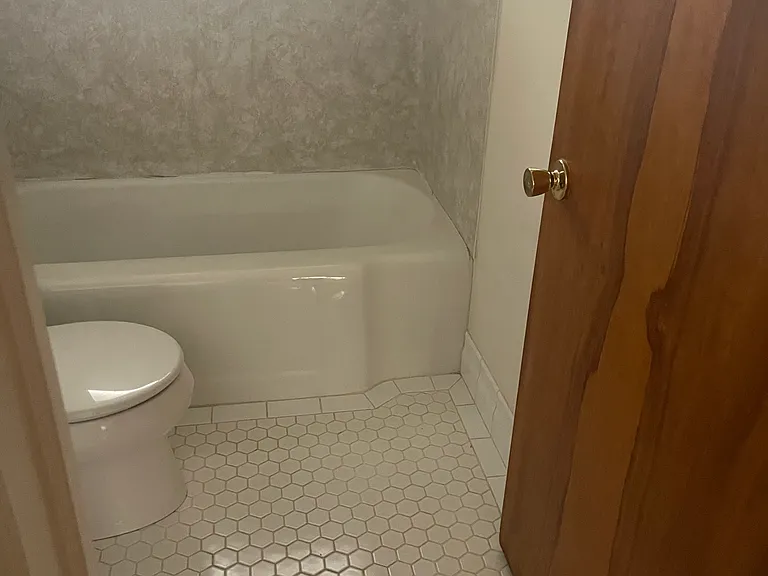 643 N Michigan Ave — Photo 11