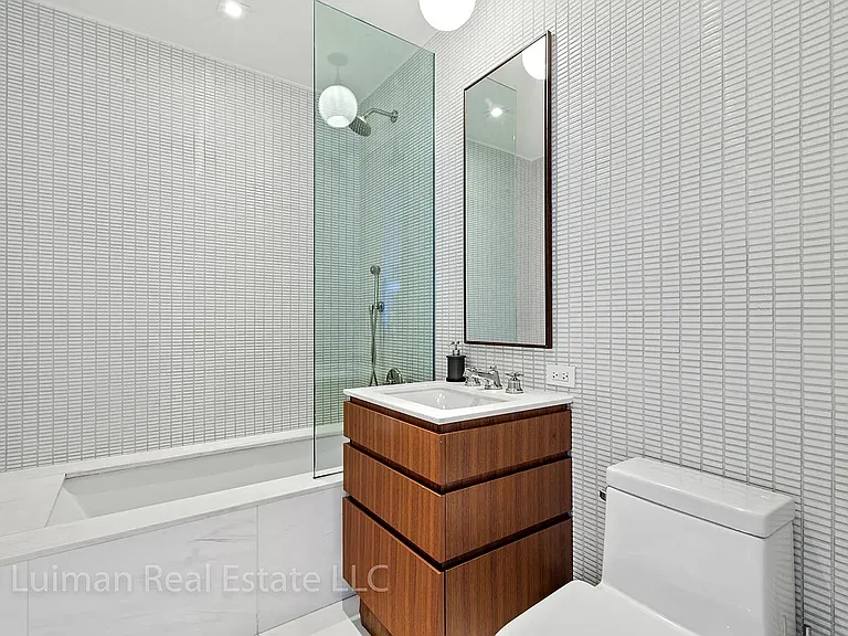15 Renwick St #702 — Photo 7