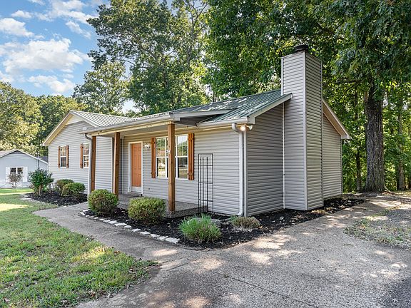 2nd image of 2104 Wolfe Rd