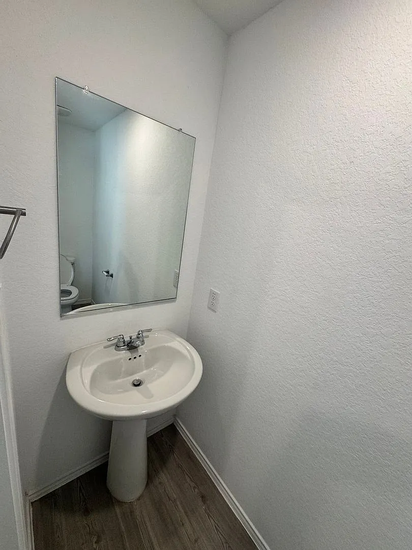 New construction single family home, amazing amenities and great location. — Photo 4