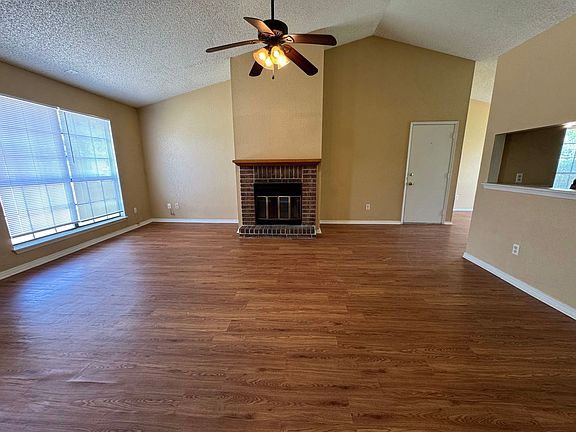 2nd image of 1806 Bobby Lee Dr