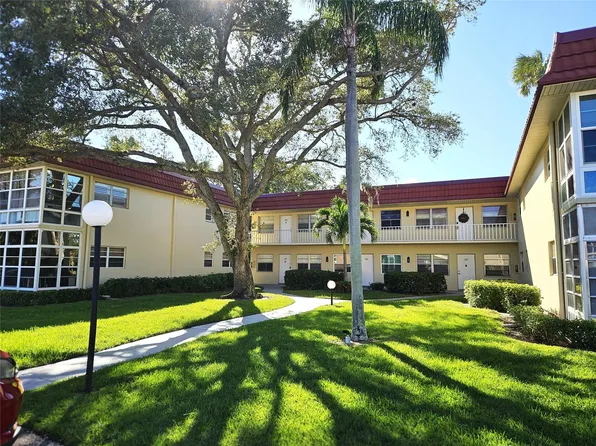 17 Vista Palm Lane #202, Vero Beach, FL 32962