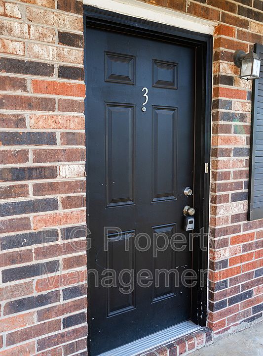1st image of 129 Hillcrest Dr #3