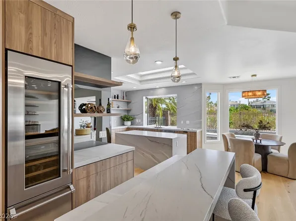 1900 Glenview Dr, Las Vegas, NV 89134