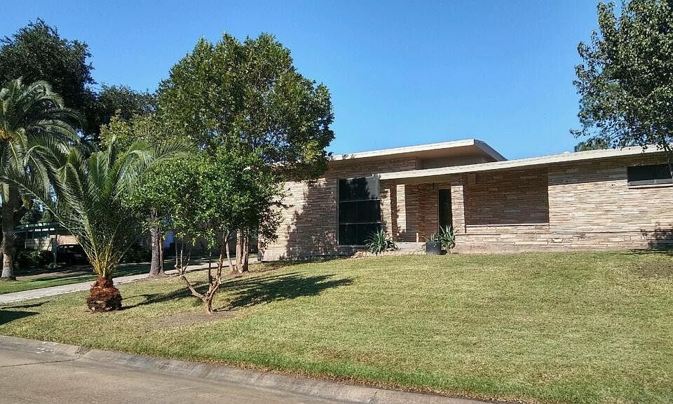 1st image of 8107 Glen Dell Ct