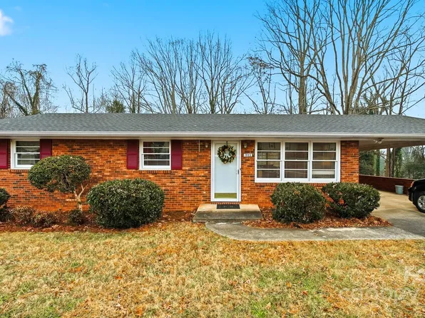 1922 30th St NE, Hickory, NC 28601