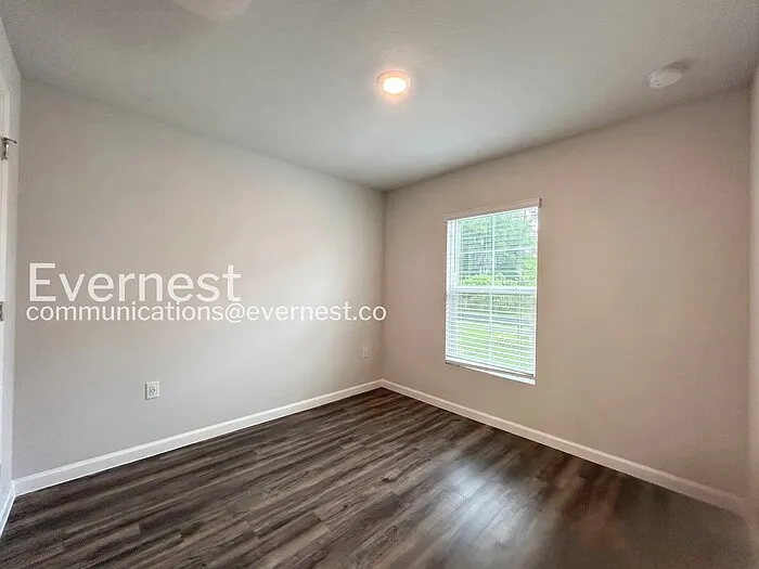 11 Postman Ln — Photo 8