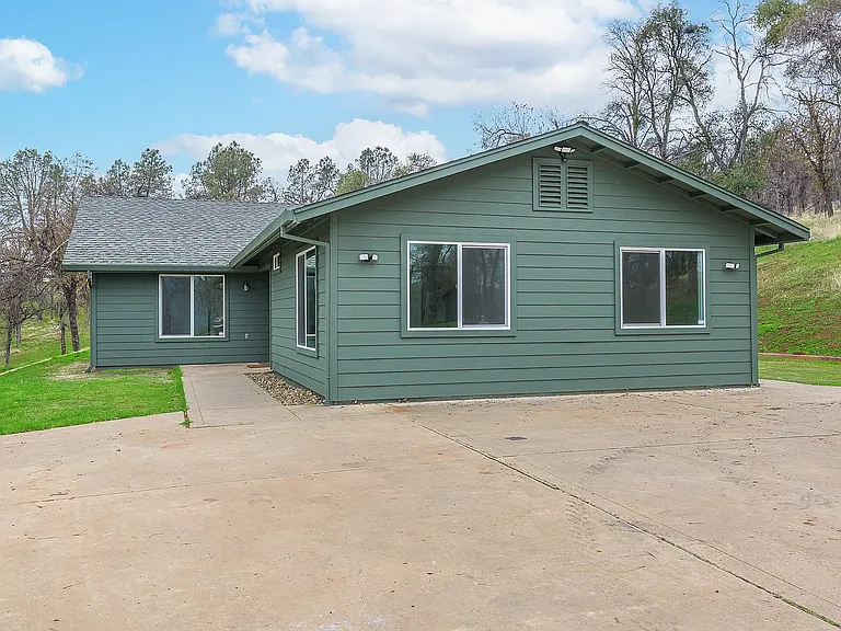 5221 Allred Rd — Photo 7
