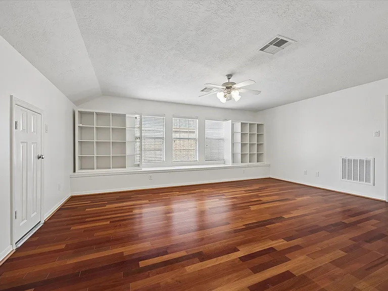 7608 Janak Dr — Photo 24