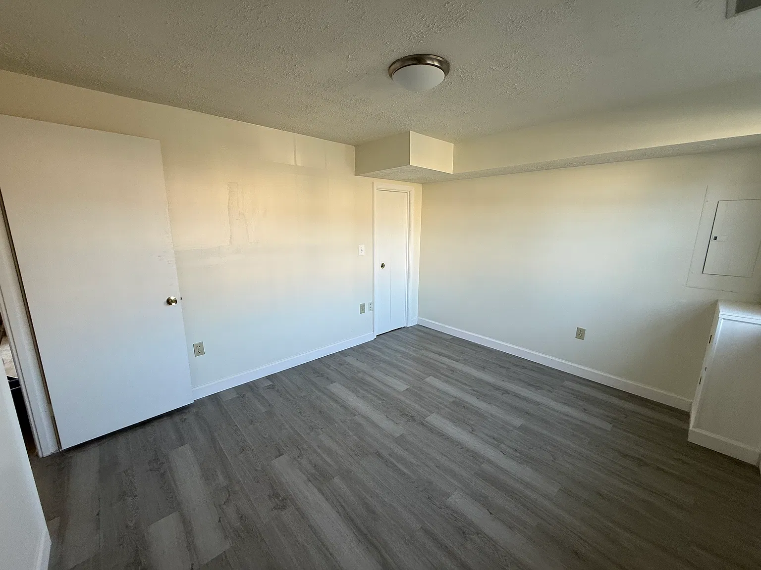 1 bed, 700 sqft, $1,200 — Photo 2