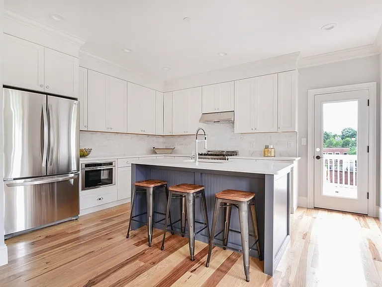 44 Evergreen St #4 — Photo 3