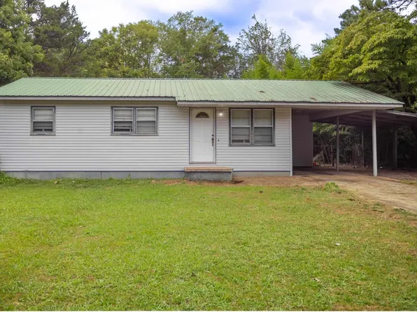 2104 Finley St SW, Jacksonville, AL 36265