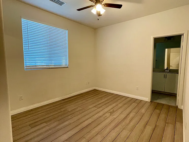 11760 Carriage Ln — Photo 16
