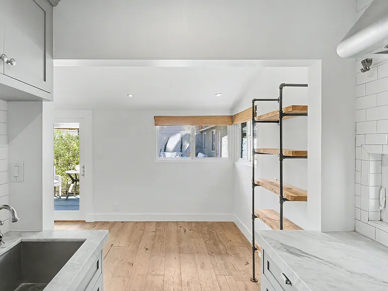 6609 Leland Way — Photo 4