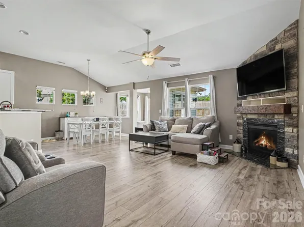 110 Humbold Pl, Mooresville, NC 28115