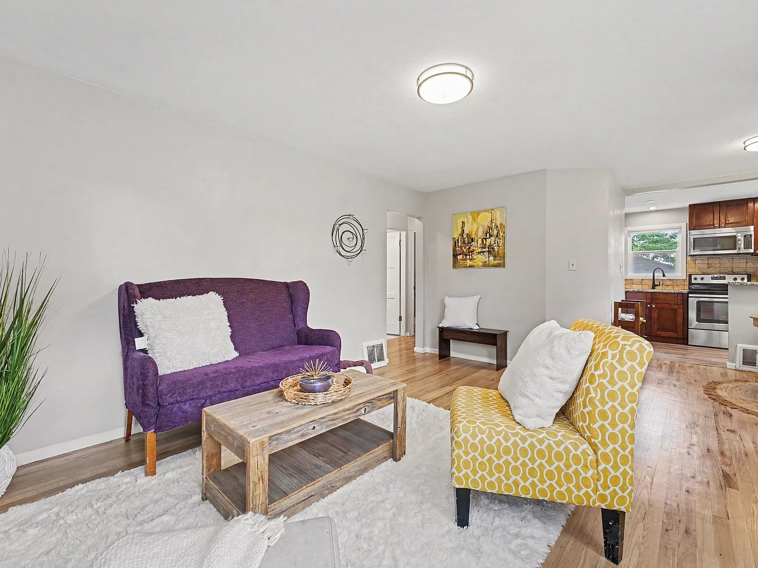 3 bed, 1142 sqft, $2,600 — Photo 4
