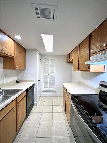 3320 N Arnoult Rd #112 — Photo 5