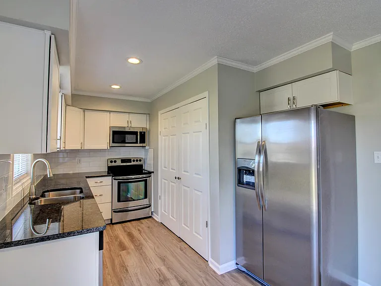 329 McCotter Blvd — Photo 11