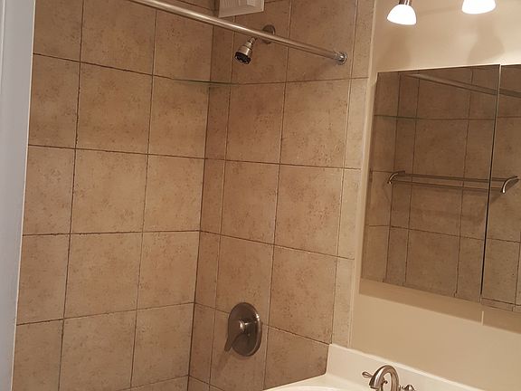3rd image of 2626 N Lakeview Ave APT 1704