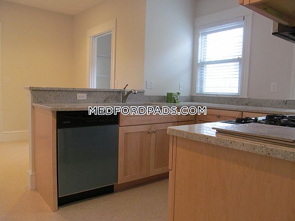 3rd image of 87 Yale St #1P