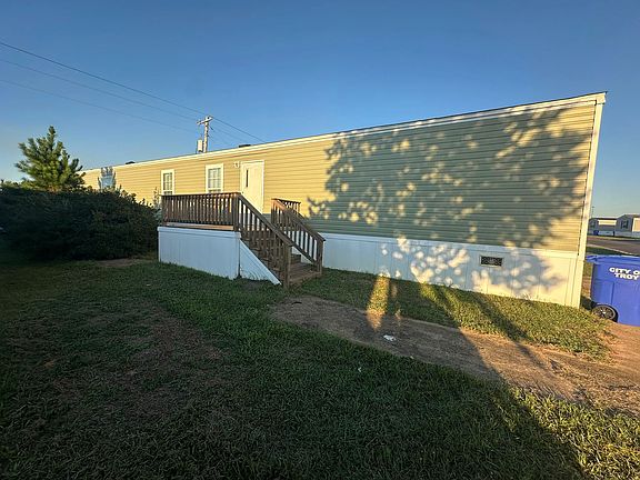 3rd image of 1028 Hunters Mountain Pkwy