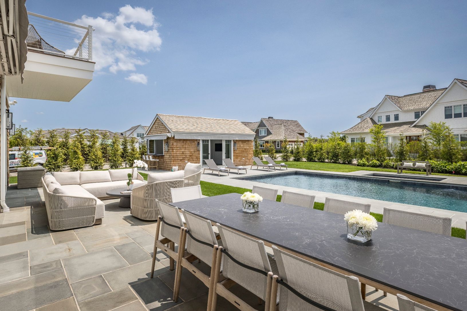  Outdoor Dining Room