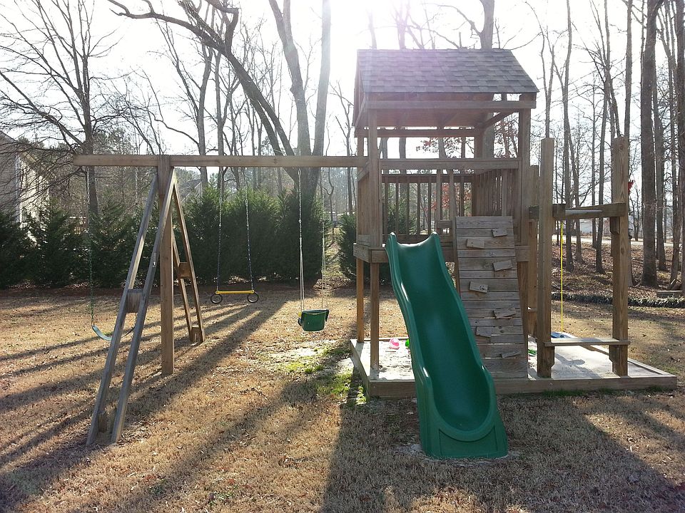 2nd image of 105 Parks Mill Dr