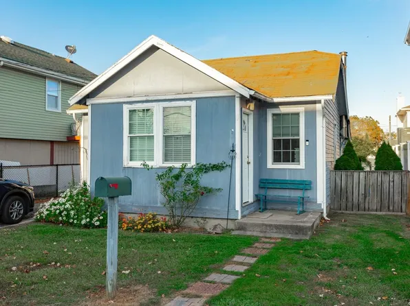 926 S 5th Street, Lindenhurst, NY 11757
