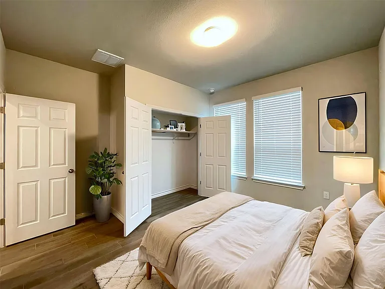 1602 Jacey Way — Photo 10