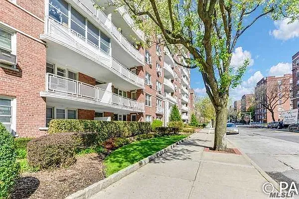 Sold by Benjamin Realty Since 1980 | media 2