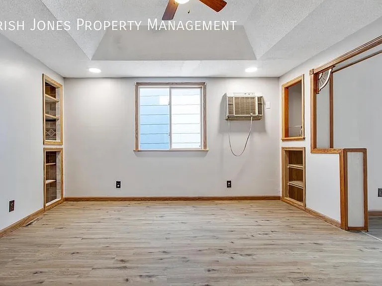 26 Bolton Pl #LOWER — Photo 15