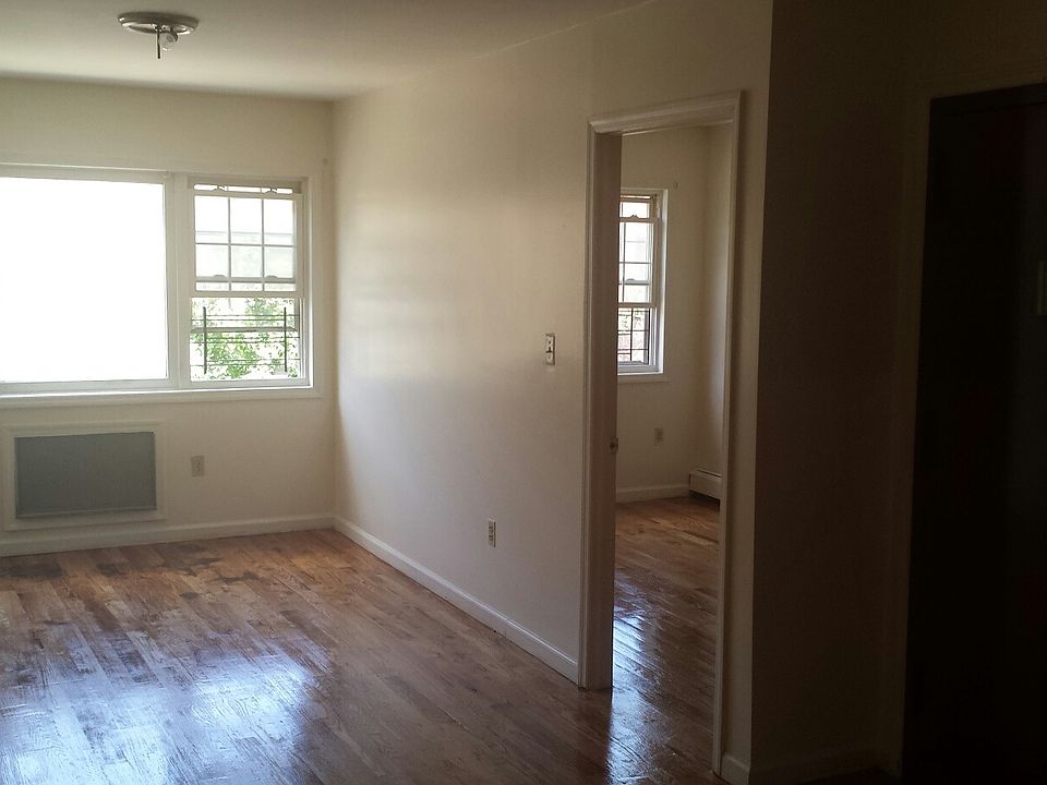 1st image of 668 Mac Donough St
