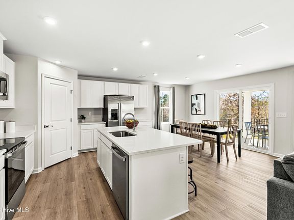 4th image of 8191 Sterling Oaks Drive NW